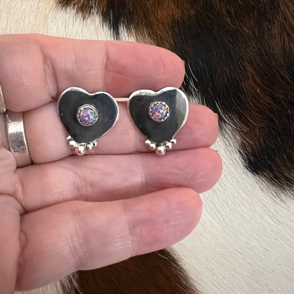❤️ Purple Balloon Opal Heart Shaped Navajo Stud Earrings Sterling Silver 4.4 Gms - Picture 5 of 11